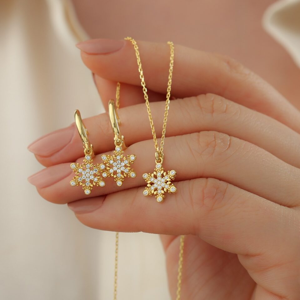 925 Ayar Gümüş Yıldız Küpe Kolye Seti